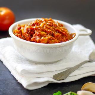 TOMATO_-_GARLIC_-_HOME_MADE_PICKLE_300G